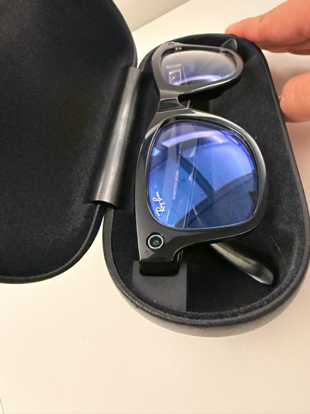 Ray-Ban Meta (Gen 1) Smart Sunglasses in Black with Blue light lens